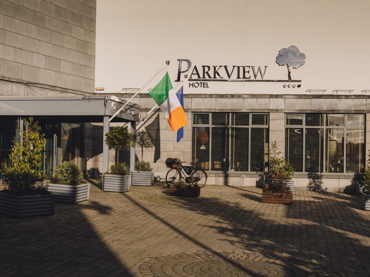 The Parkview Hotel Newtownmountkennedy Exterior photo